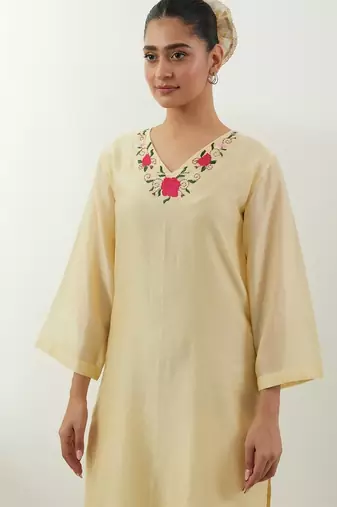 Cream embroidered chanderi kurta set