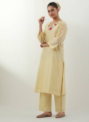 Cream embroidered chanderi kurta set 4
