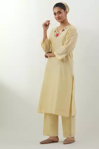 Cream embroidered chanderi kurta set