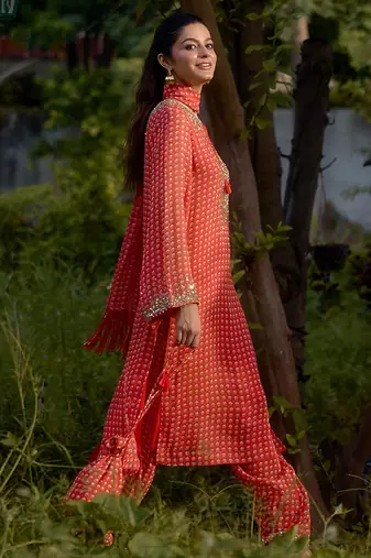 Coral   printed georgette kurta set