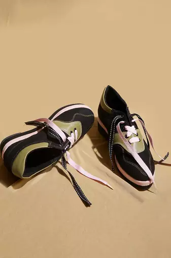 Black solid leather wedges
