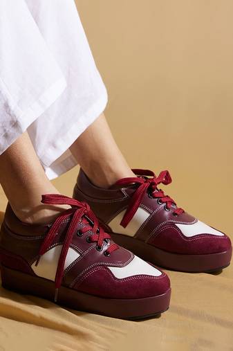 Red solid leather wedges