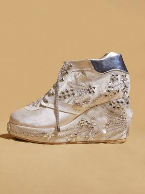White embroidered satin heels 4
