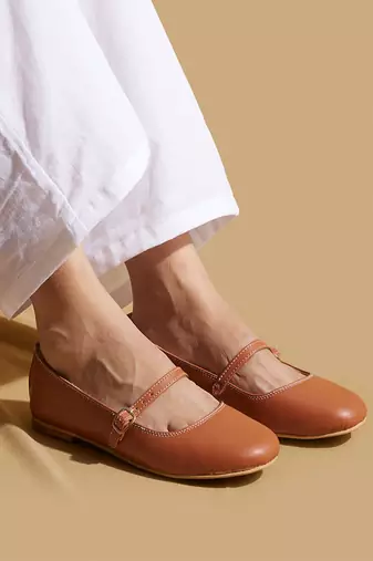 Tan solid leather ballerinas