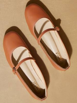 Tan solid leather ballerinas 4