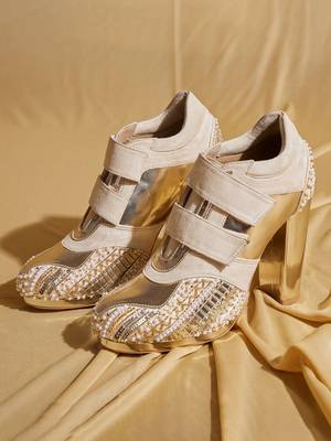 White embroidered leather heels 1