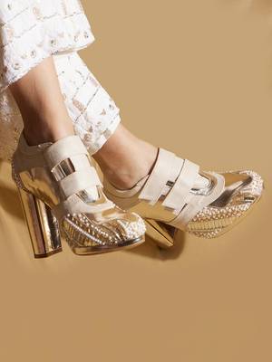 White embroidered leather heels 2