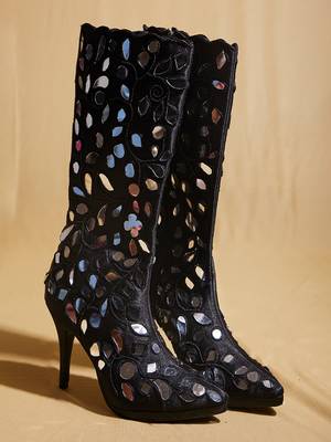 Black Mirror embroidered canvas boots 1