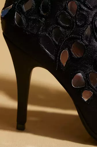 Black Mirror embroidered canvas boots