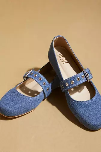 Blue solid denim ballerinas