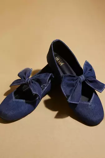 Blue solid denim ballerinas