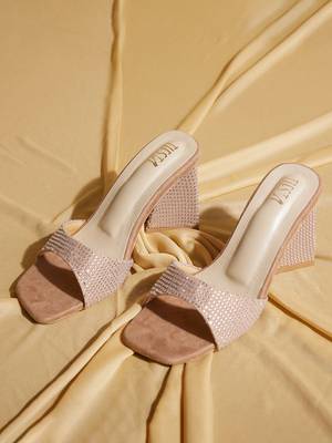 Beige solid satin heels 2