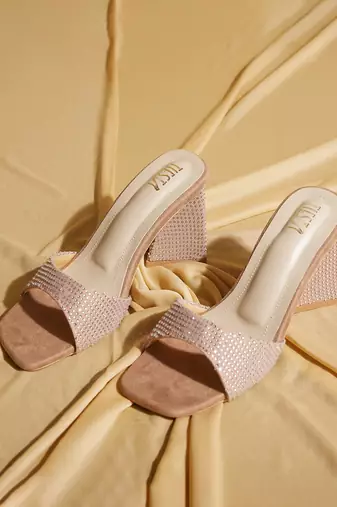 Beige solid satin heels