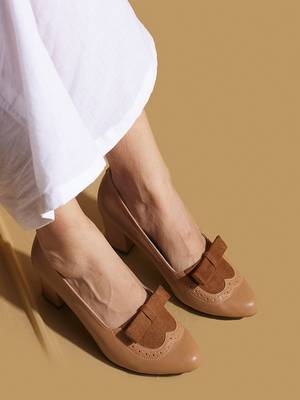 Tan solid leather heels 2
