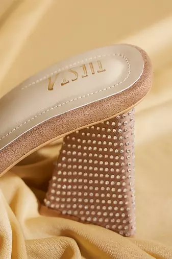 Beige solid satin heels