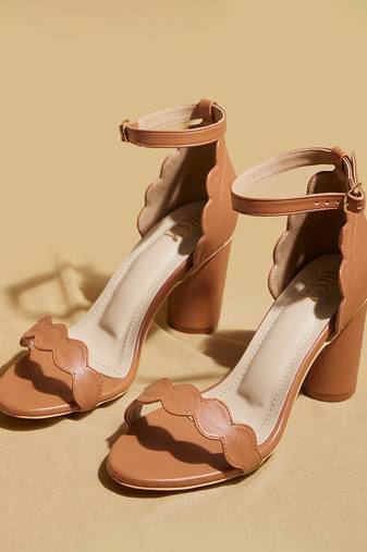 Tan solid leather heels