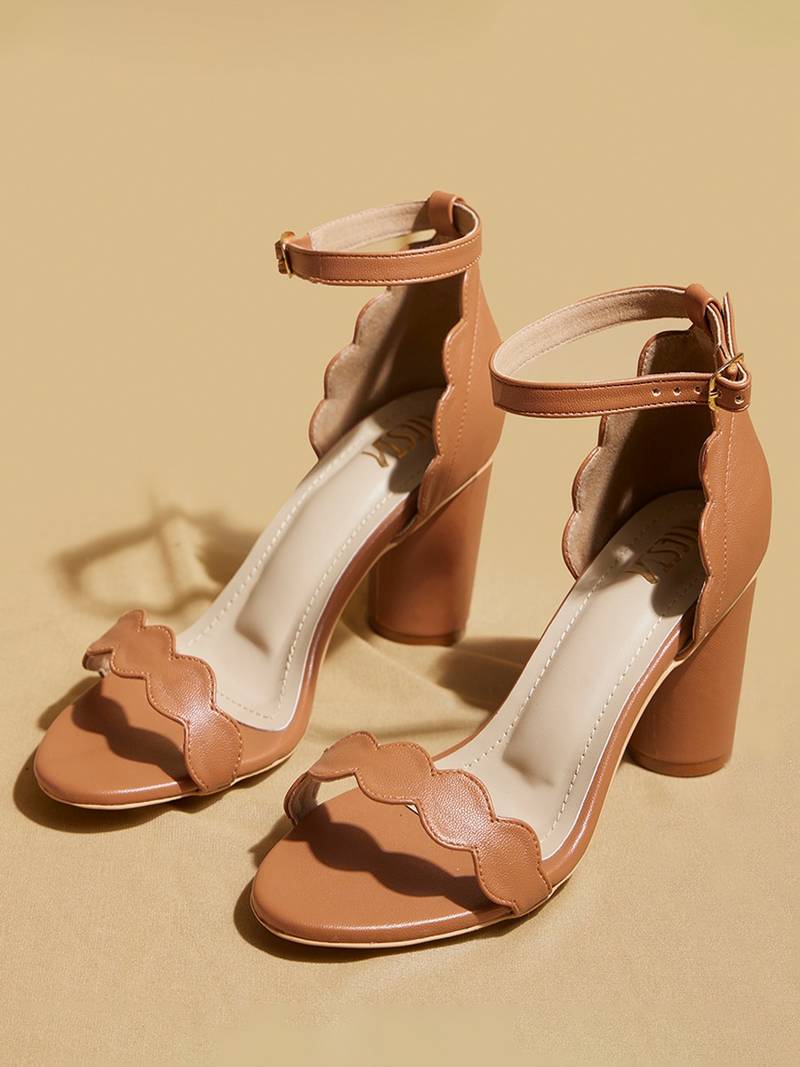 Tan solid leather heels