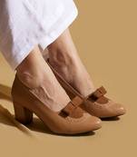 Tan solid leather heels