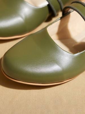 Green solid leather ballerinas 2