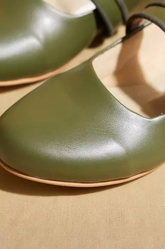 Green solid leather ballerinas