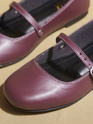 Maroon solid leather ballerinas 2