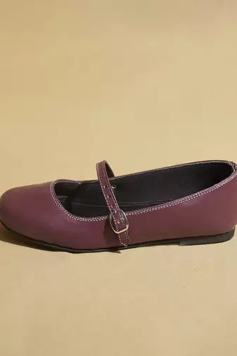 Maroon solid leather ballerinas