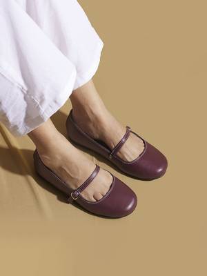 Maroon solid leather ballerinas 5