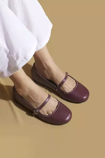 Maroon solid leather ballerinas