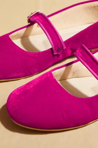 Pink solid velvet ballerinas