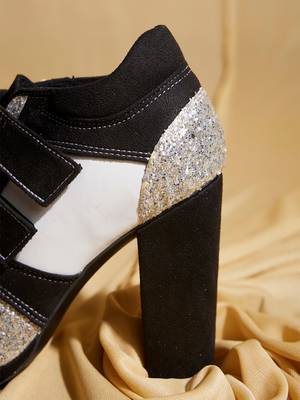 Silver embroidered leather heels 3