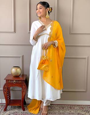 Women's  Embroidery Chandrei Straight Kurta Pant and Dupatta Set 1