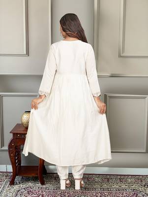 Women's  Embroidery Chandrei Straight Kurta Pant and Dupatta Set 5