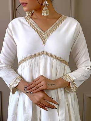 Women's  Embroidery Chandrei Straight Kurta Pant and Dupatta Set 2
