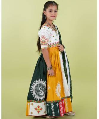 Kutchi embroidered black girls chaniya choli with dupatta (cc-fncy) - white 4