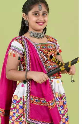 Girls kutch work embroidered lehenga choli set with dupatta (tcc-bwr) - white