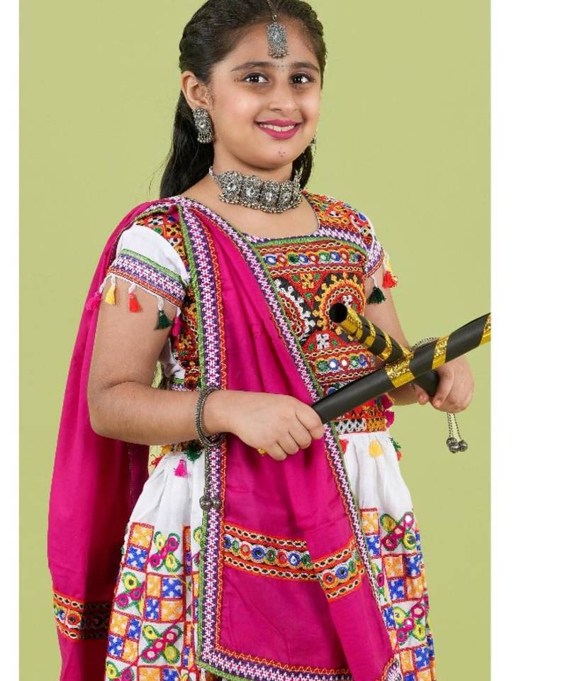 Girls kutch work embroidered lehenga choli set with dupatta (tcc-bwr) - white