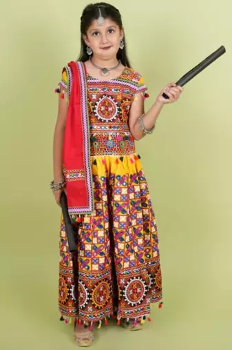 Girls kutch work embroidered lehenga choli set with dupatta (tcc-bwr) - yellow