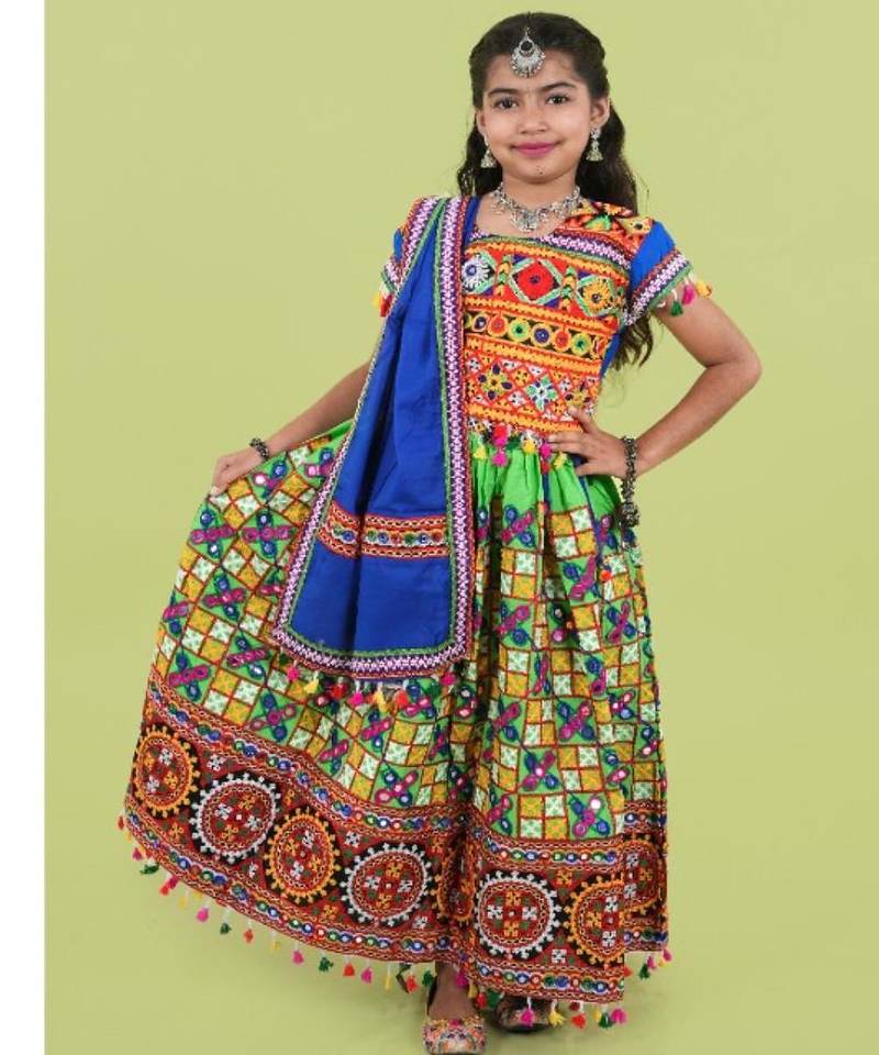 Girls kutch work embroidered lehenga choli set with dupatta (tcc-bwr) - green