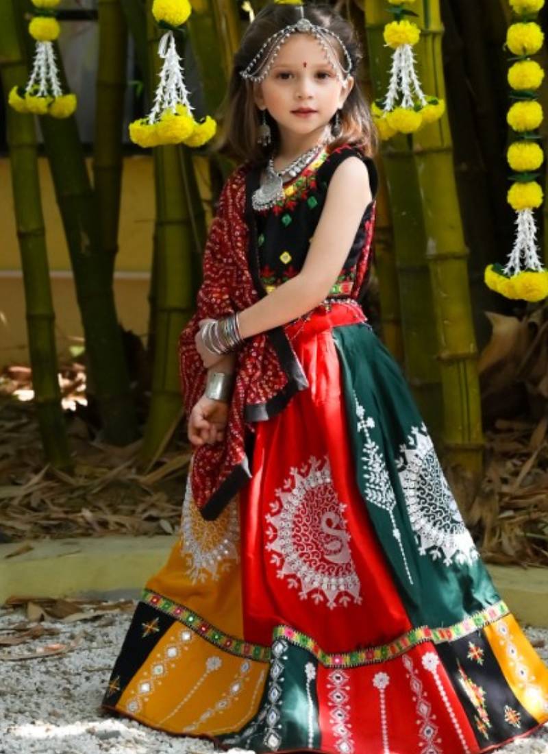 Kutchi embroidered black girls chaniya choli with dupatta (cc-fncy) - black