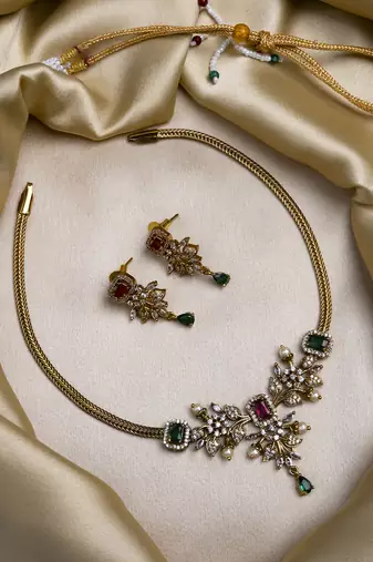 Ruby multicolor ad pearl flower necklace set