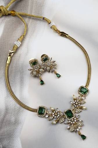 Ruby green ad pearl flower necklace set