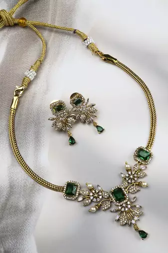 Ruby green ad pearl flower necklace set