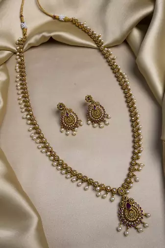 Unique ad ruby green long sleek necklace set