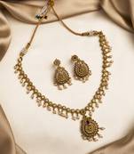 Unique ad ruby green short sleek necklace set