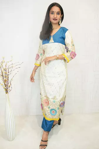 Embroidered ethnic kurti with pant