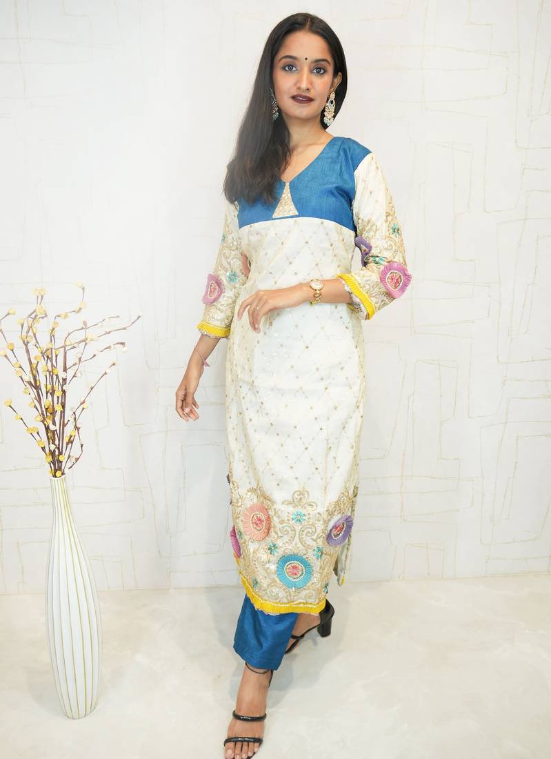 Embroidered ethnic kurti with pant
