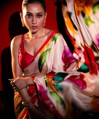 HOT RED AND WHITE BOLLYWOOD DIGITAL PRINTED SAREE 1