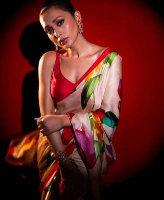 HOT RED AND WHITE BOLLYWOOD DIGITAL PRINTED SAREE 4