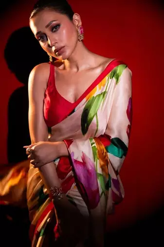 HOT RED AND WHITE BOLLYWOOD DIGITAL PRINTED SAREE