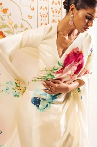 WHITE BOLLYWOOD DIGITAL PRINTED SAREE